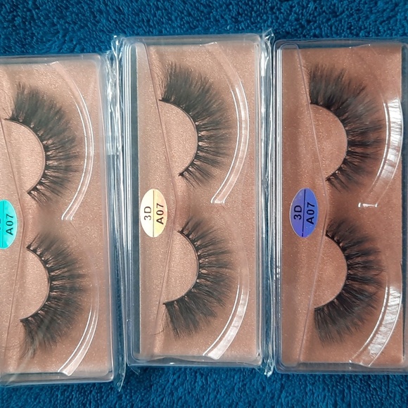 Farred Faux Mink 3D Vegan Medium Length Lashes A07 Set of 5 Lashes - Picture 3 of 5